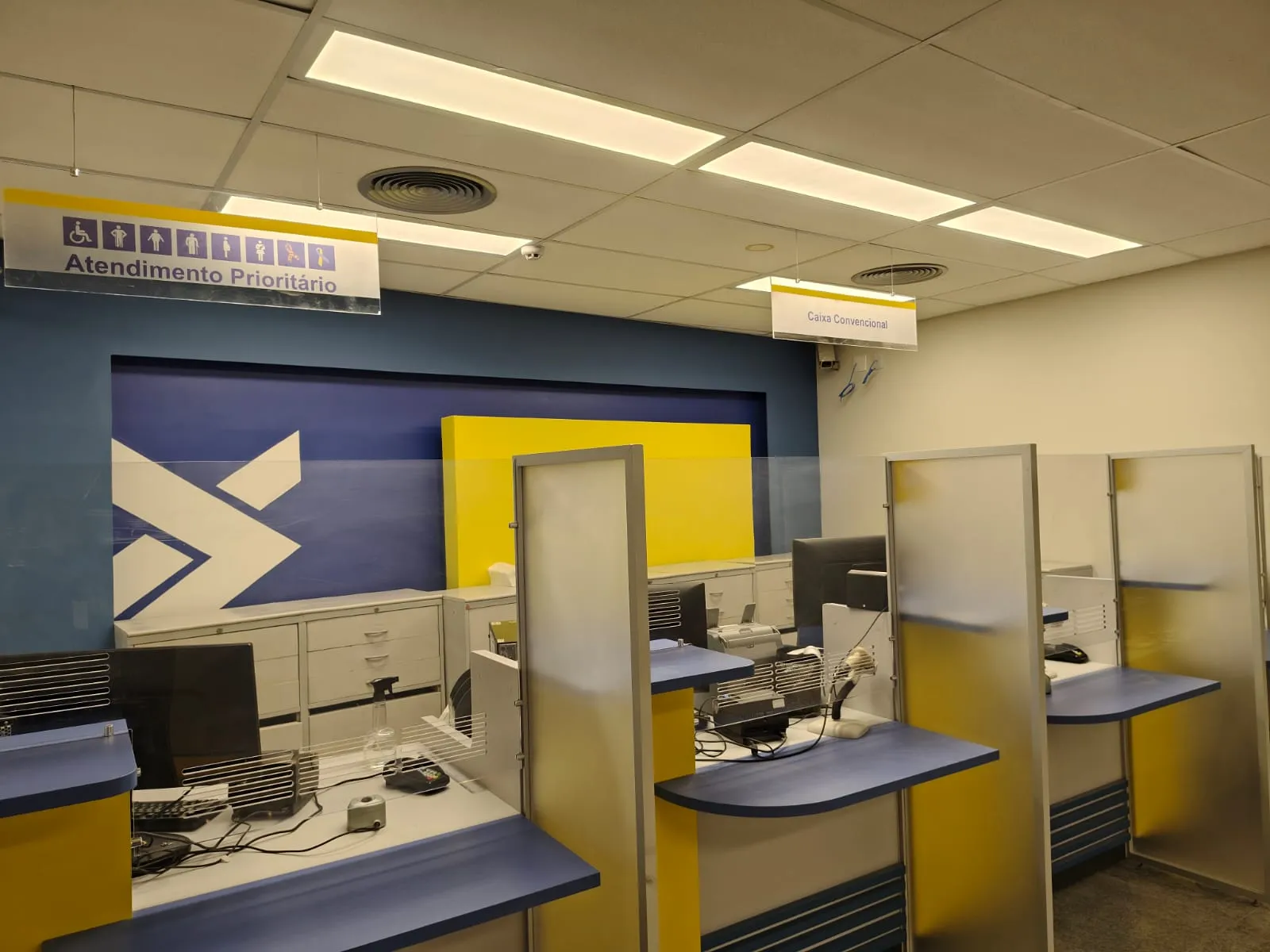 Detalhe de acabamento interno da agência Banco do Brasil em Sousa/PB