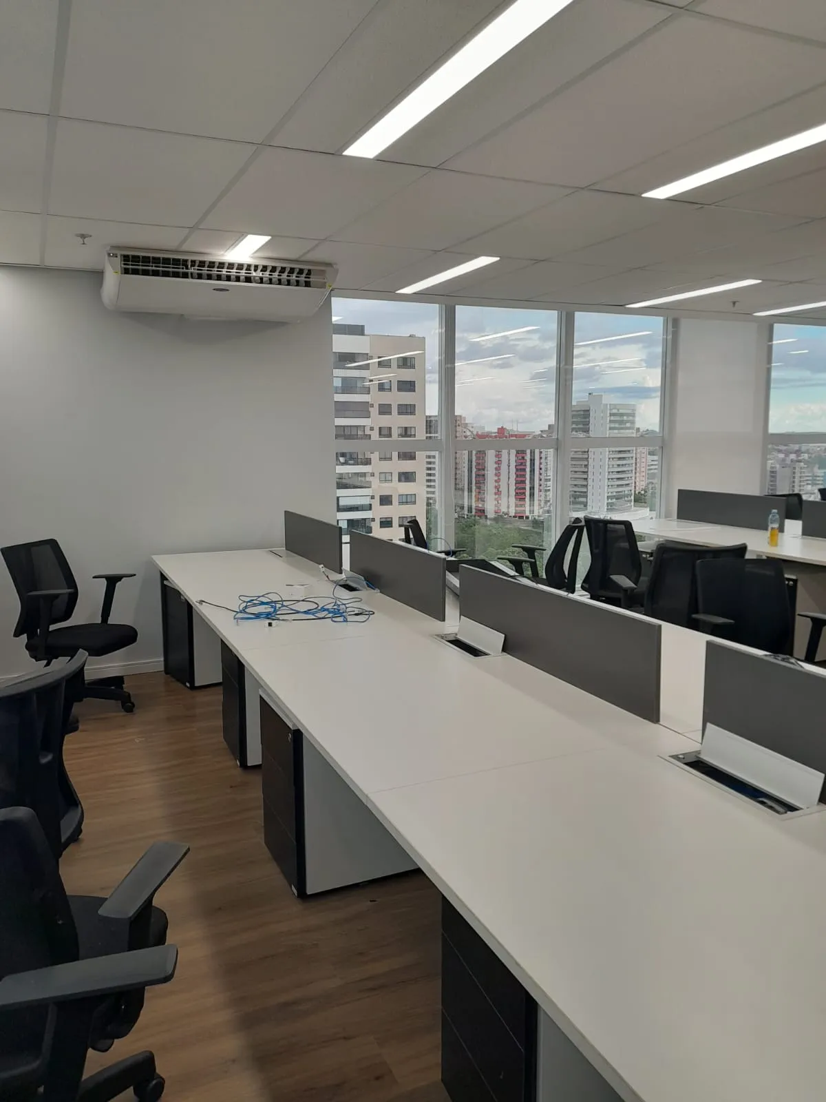 Detalhe de espaço corporativo da agência
